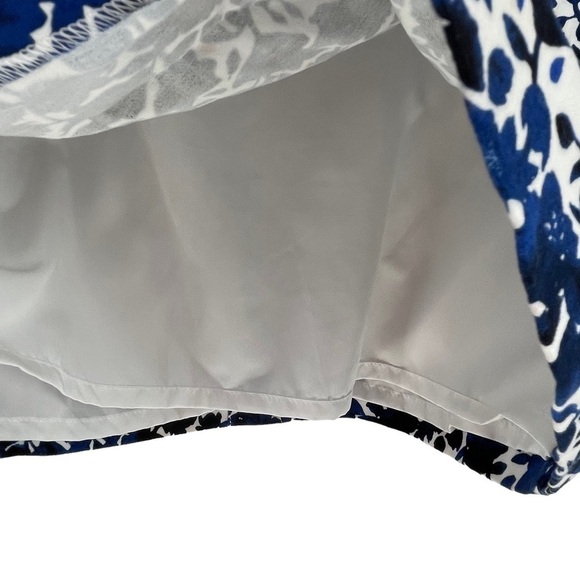 J. by J. Crew Blue/White/Black Abstract Floral Print Pencil Skirt - Sz 4 - Picture 6 of 10